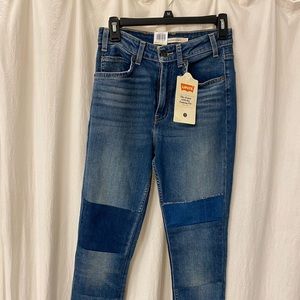 NWT Levi’s Vintage High Rise Skinny jeans .